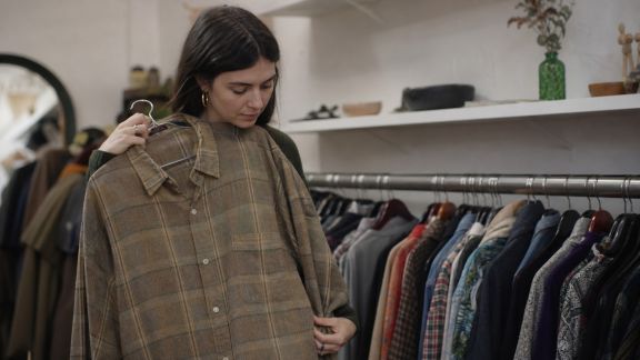 Les astuces pour bien choisir la taille de vêtements lors d’un achat en friperie