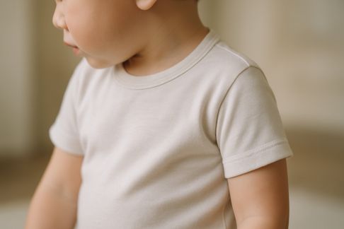 Zoom sur les innovations textiles adaptées à la peau sensible des enfants