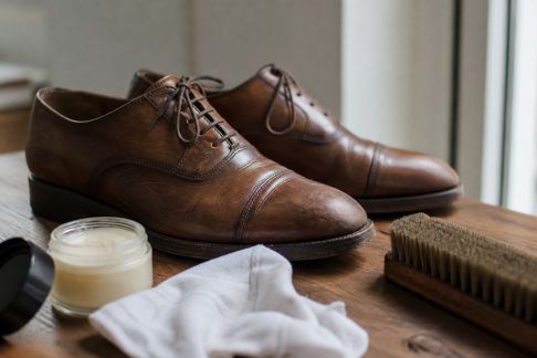 Entretenir ses chaussures pour homme : méthode et produits recommandés