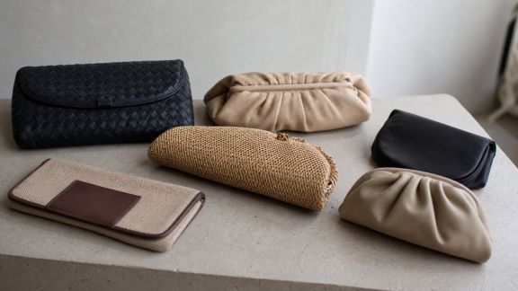 Les pochettes : astuces pour adopter cet accessoire tendance en toute occasion
