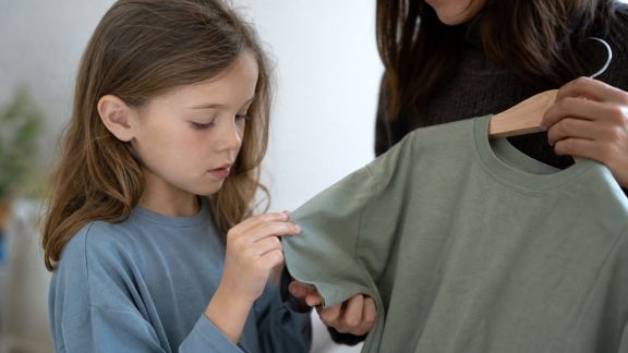 Comment choisir des vêtements adaptés aux enfants hypersensibles
