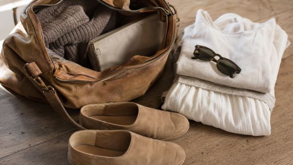 Les indispensables de la mode femme pour partir en voyage léger