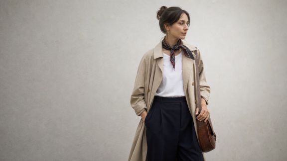 Intégrer les pièces vintages dans une garde-robe femme moderne