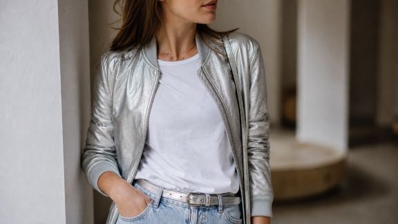 Couleurs métalliques : comment les intégrer dans ses looks quotidiens