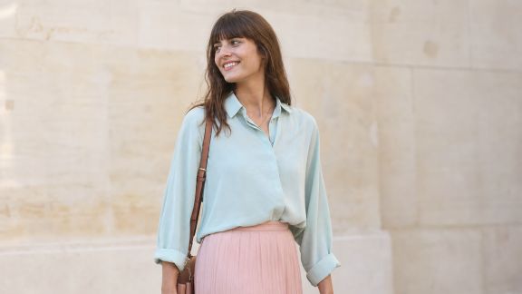 Comment porter les couleurs pastel pour un look frais et féminin